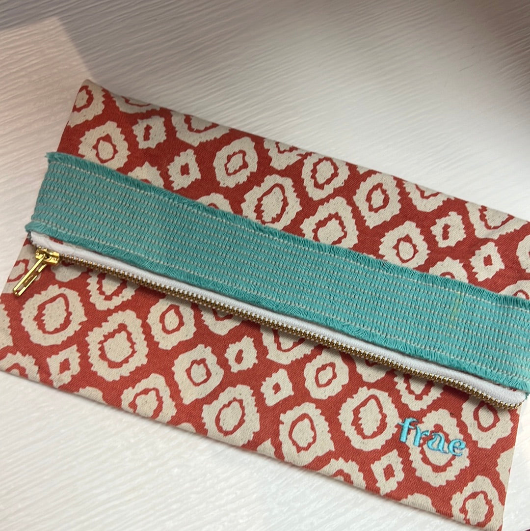 Frae Beach Pouch